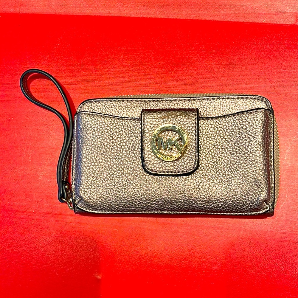 MIchael Kors clutch